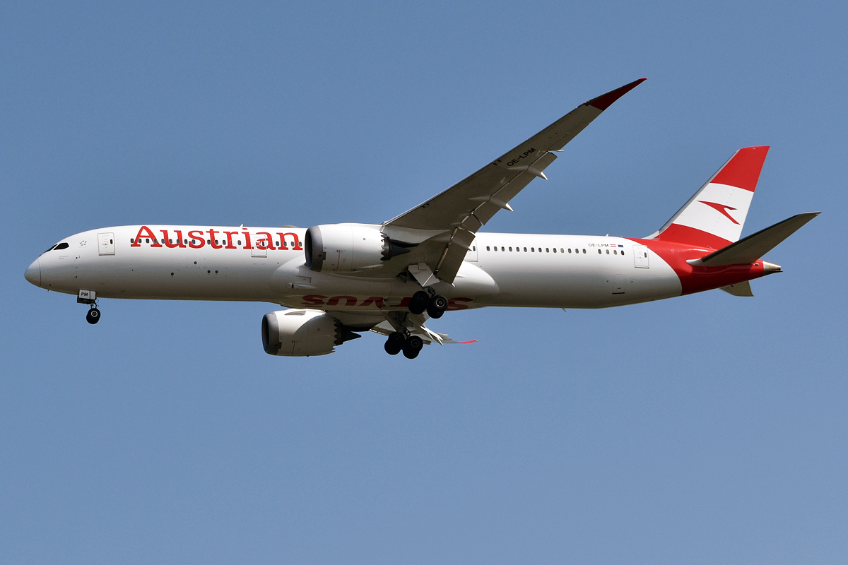 Dreamliner OE-LPM spoločnosti Austrian Airlines na letisku Viedeň