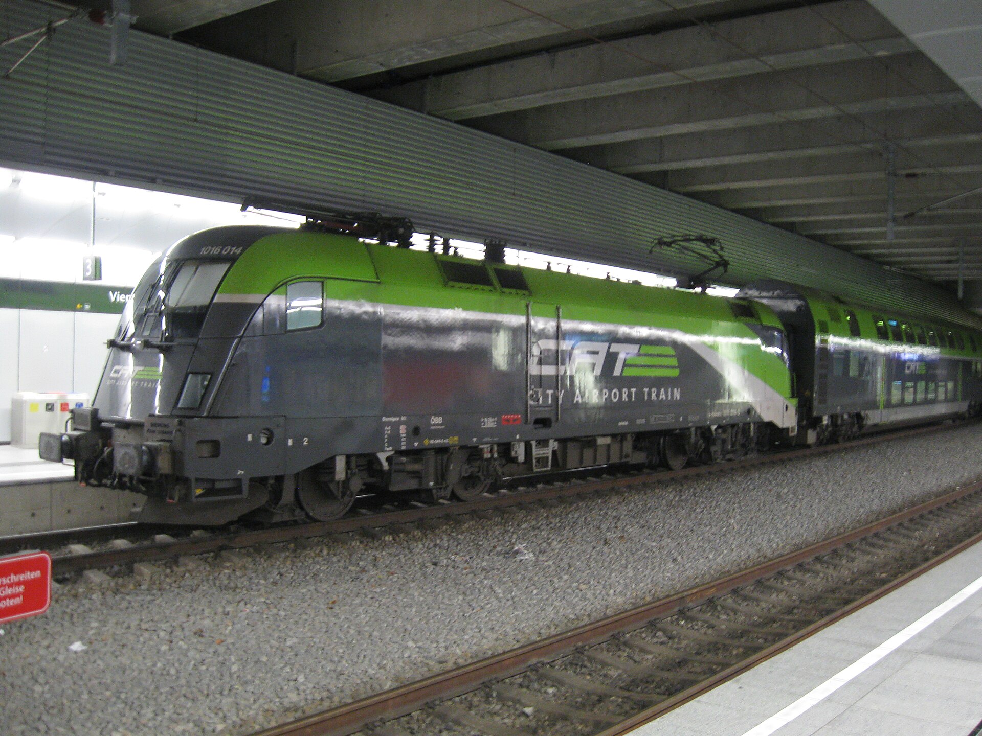 City Airport Train na stanici letiska Viedeň